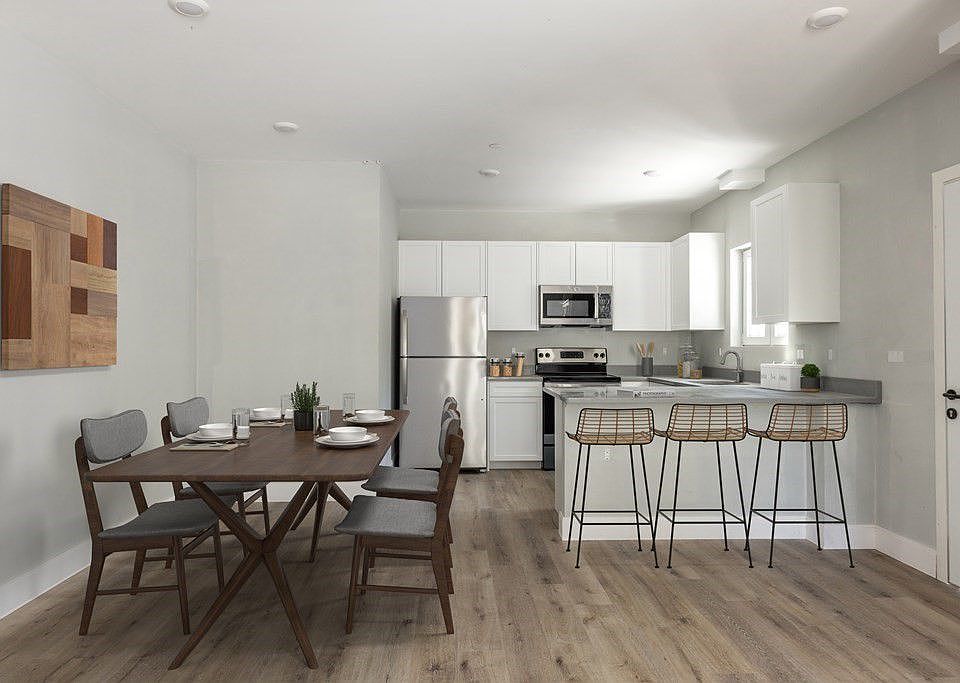 1st image of 3 Burke Ln #100