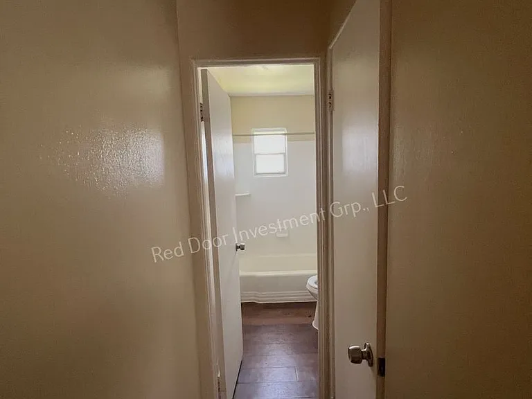Riverside Apartments - Minutes to the River - Multiple Units Available — Photo 23