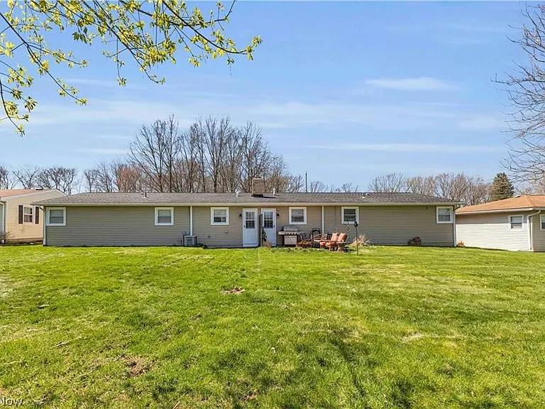 2587 Jaycox Rd — Photo 16