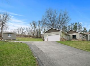 400 Lake Ave, Waverly, MN 55390