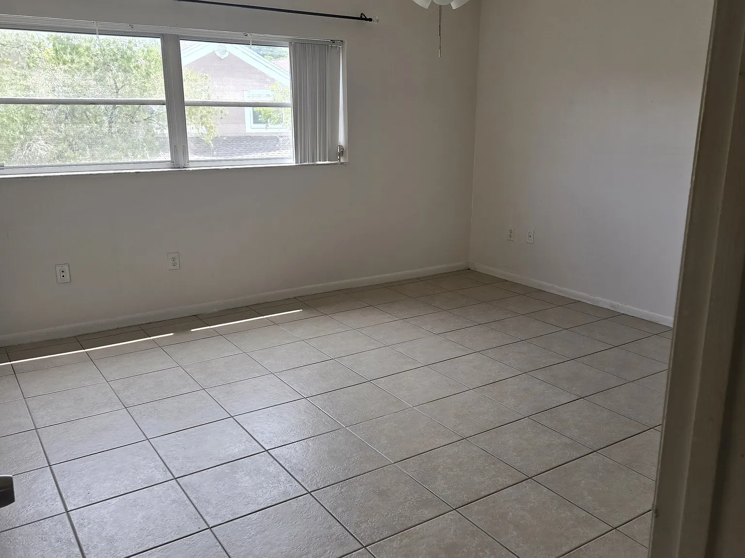 2 bed, 2.5 bath, 1348 sqft, $2,600 — Photo 3