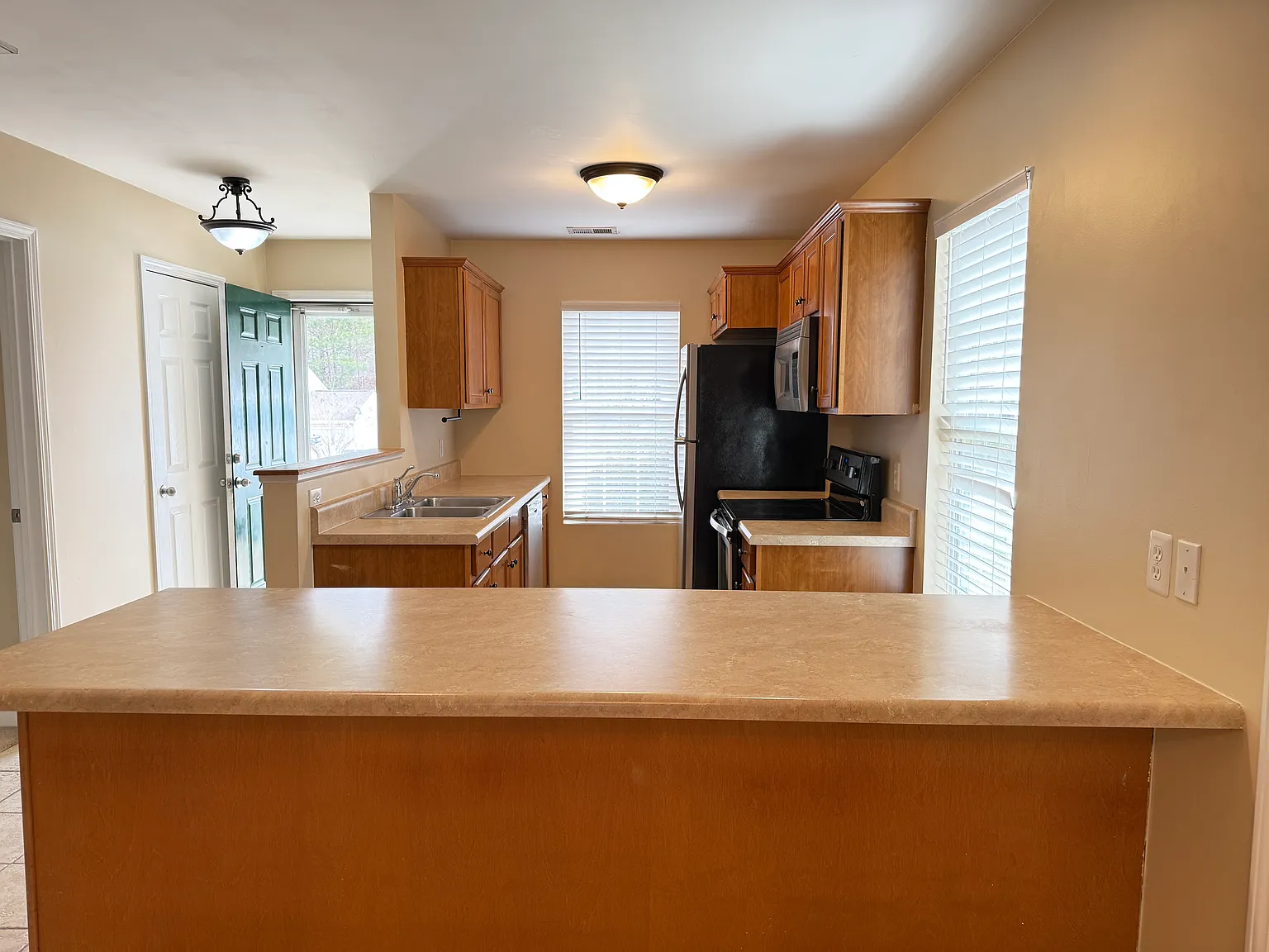 2 bed, 1200 sqft, $1,400 — Photo 4