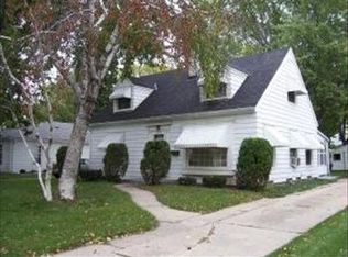 2470 S 81st St, West Allis, WI 53219