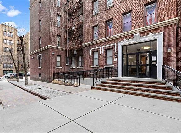 2nd image of 275 Harrison Ave APT C2
