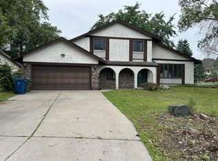 1604 Briardale Rd NE, Fridley, MN 55432