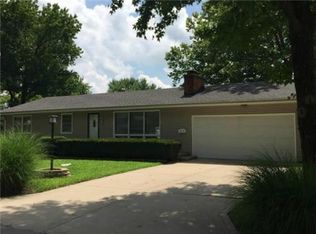 1015 Sunset Strip St, Excelsior Springs, MO 64024