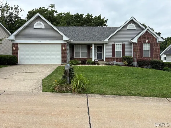 1819 Pullman Dr, Festus, MO 63028