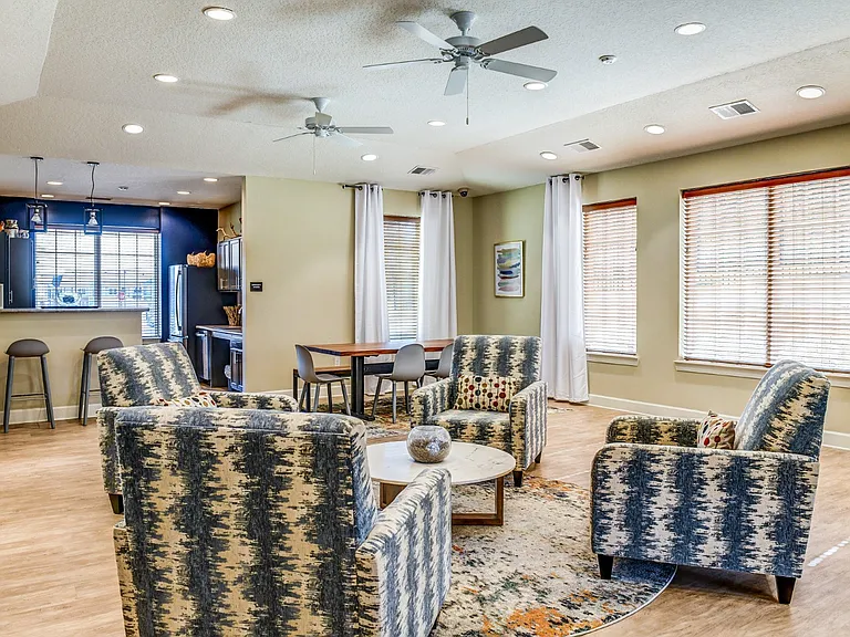 GRANITE POINTE — Photo 15