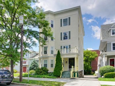374 Massachusetts Ave APT 3, Arlington, MA, 02474
