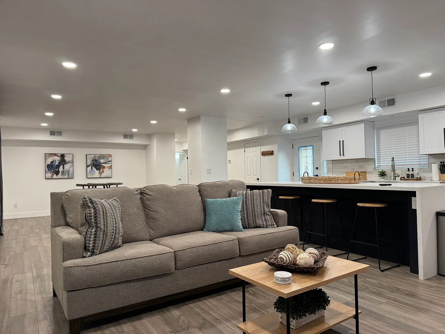 2 bed, 1640 sqft, $2,900 — Photo 1