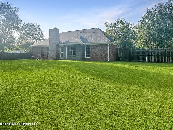 5th image of 631 Southern Oaks Dr