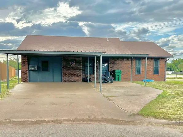 326 Erie Dr, Pond Creek, OK 73766