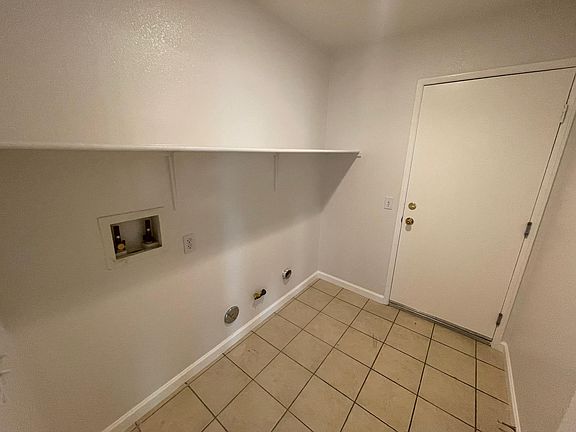 5th image of 27406 Dearborn Dr