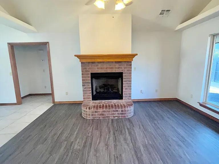 819 Rickwood Cir — Photo 6