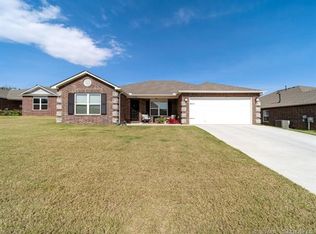 1304 Midway Rd, Claremore, OK 74019