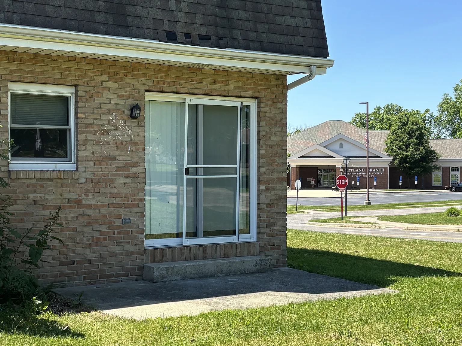 601 Lakeview Drive - 1 — Photo 2