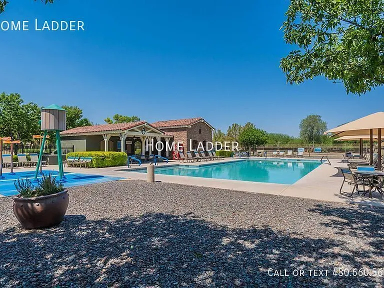 18428 N Jameson Dr — Photo 37