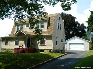 23 Hallton Hill Rd, Pine Grove, PA 17963