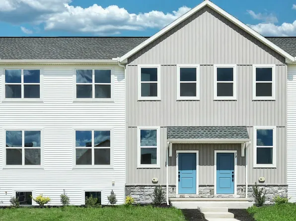 77 N Conifer Dr, Elizabethtown, PA 17022