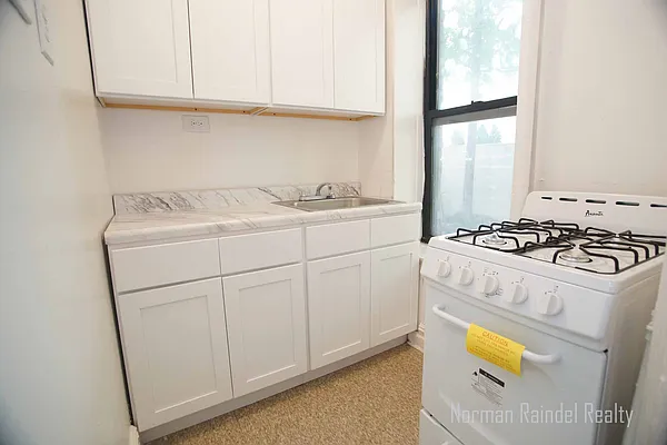 Rented by Norman Raindel, LREB | media 2