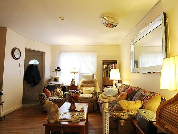 2nd image of 1501 Hawthorne St