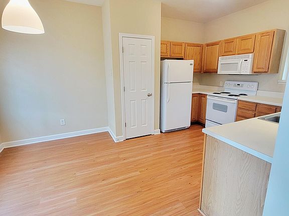 5th image of 8327 Glenwood Springs Ct