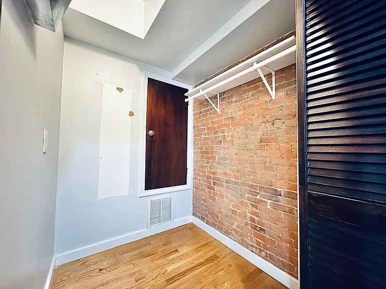 831 Chapel St — Photo 24