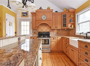 735 Putnam Pike, Glocester, RI 02814