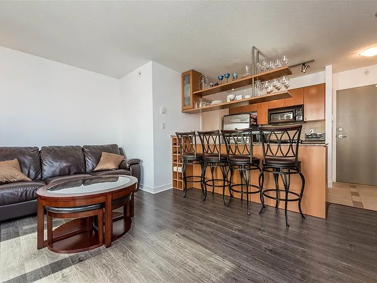 1495 Richards St #707 — Photo 6