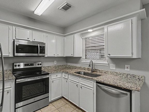 5th image of 28907 Champion Oaks Dr