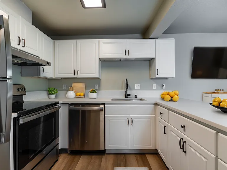 Explore this contemporary kitchen offering elegance and efficiency with top-of-the-line features. Explore this contemporary kitchen offering elegance and efficiency with top-of-the-line features.