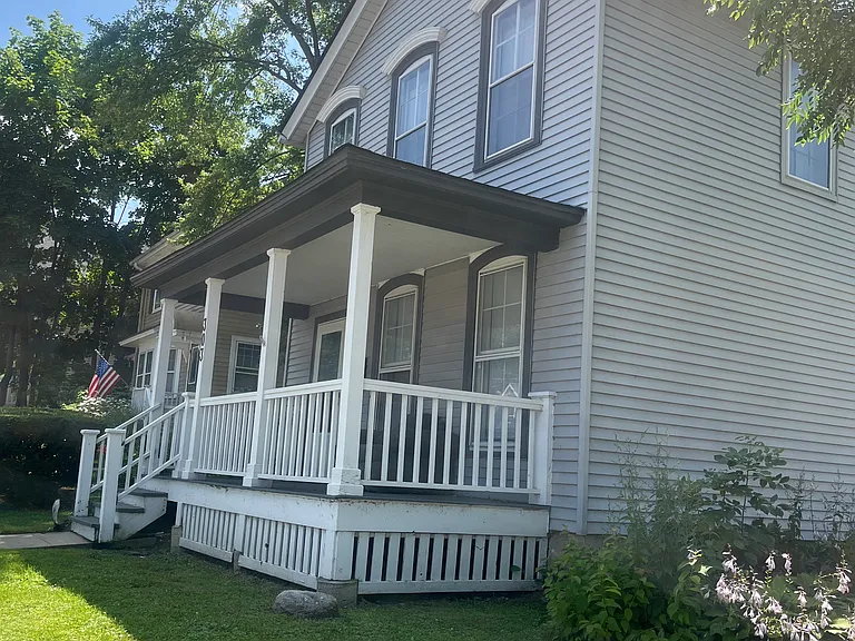 303 S 3rd St — Photo 1