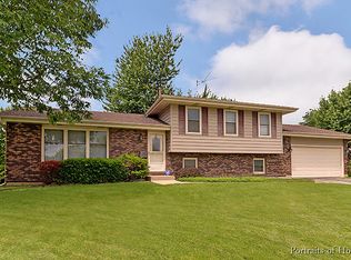 730 Ute Ln, Carol Stream, IL 60188