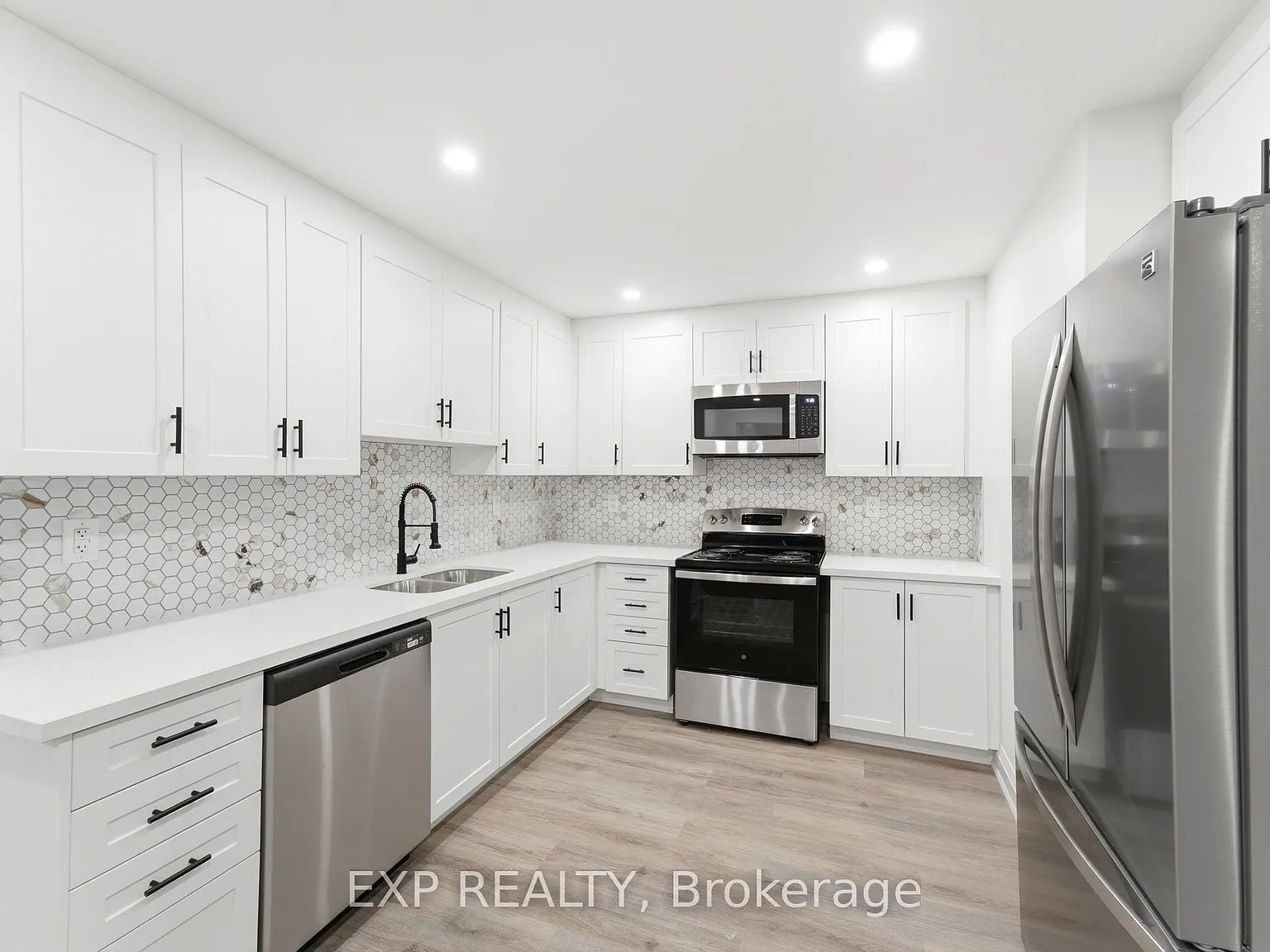 4422 Huron St — Photo 2