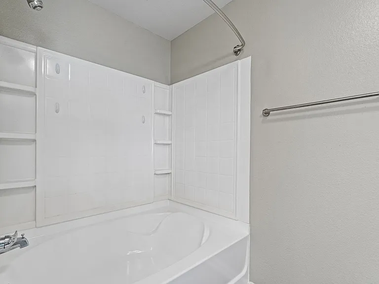 SomerHill Farms Apartments — Photo 14