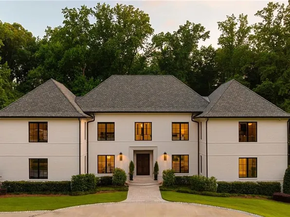 5260 Long Island Dr NW, Atlanta, GA 30327