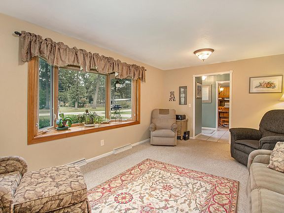5th image of 1725 Petoskey Dr