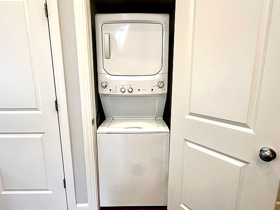 Stackable washer dryer unit included!