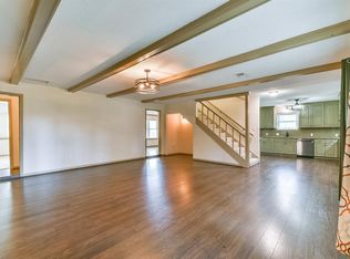 3701 Manor Ln, Dickinson, TX 77539