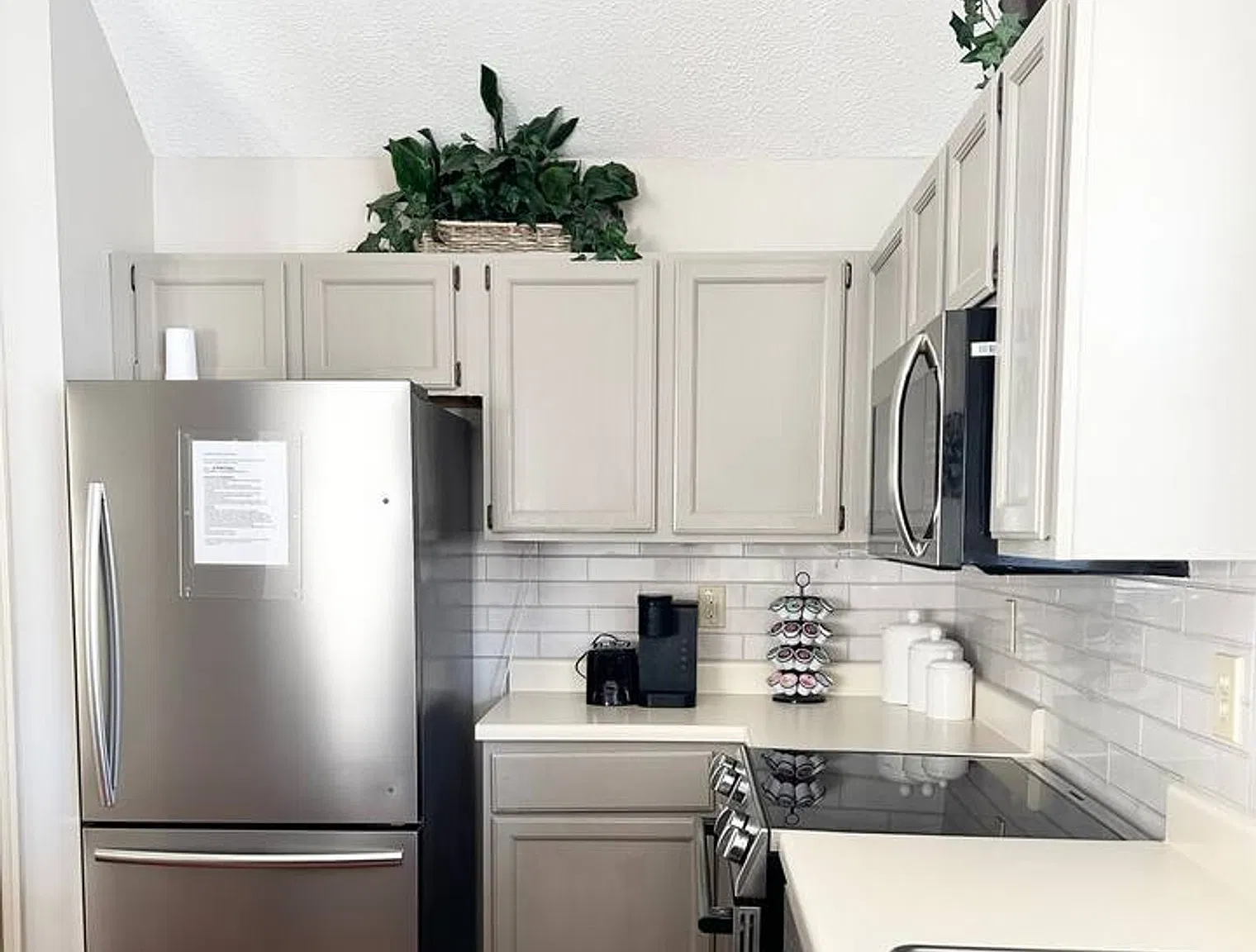 3 bed, 2.0 bath, $3,141 — Photo 2