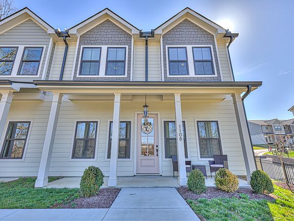 2nd image of 1108 Noble Loop #60