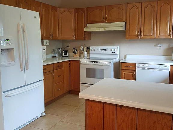 3rd image of 605 Mission Ln