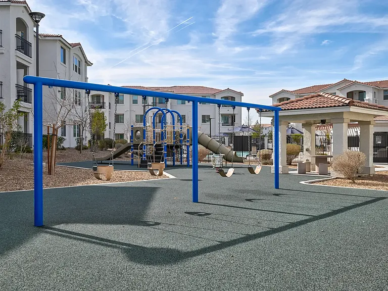 Castile Apartments — Photo 18