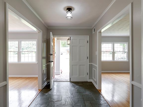 2nd image of 1831 Brookside Dr