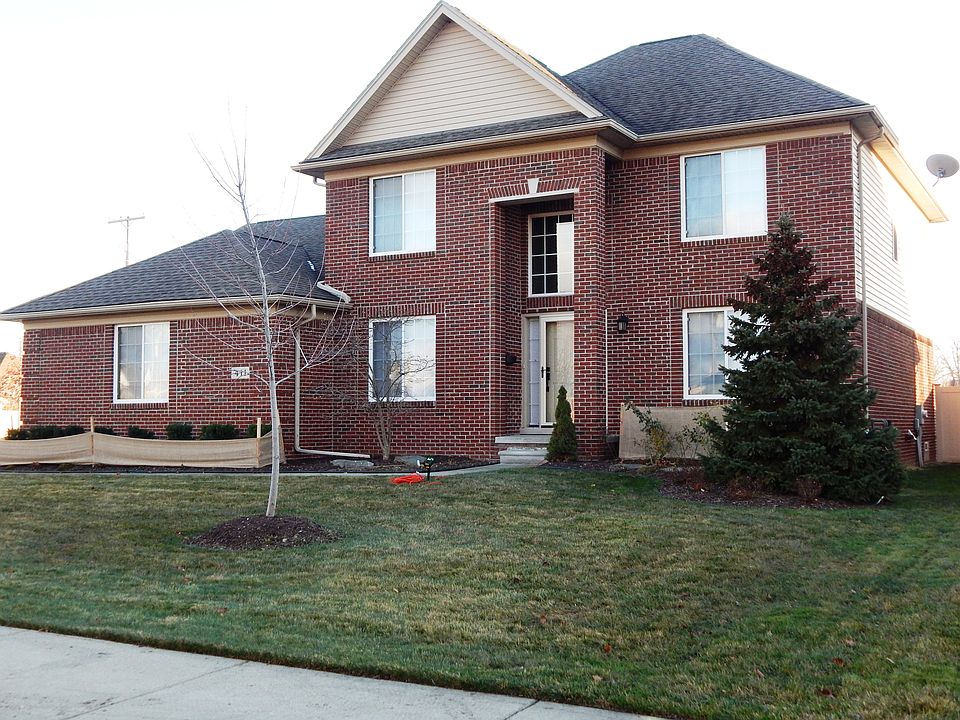 1st image of 411 Cedar St