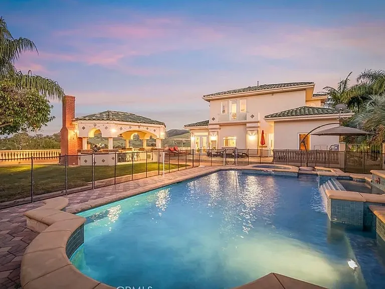 30702 Hilltop Way — Photo 32