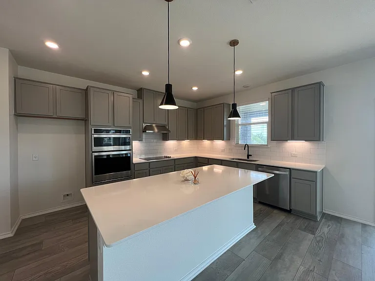 2016 Rhetts Pl — Photo 2