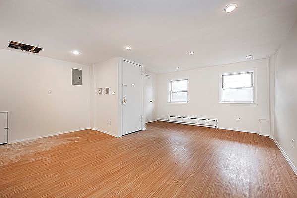 1st image of 84 Hoyt St #1
