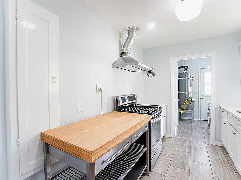 1458 Hopkins St #4 — Photo 5