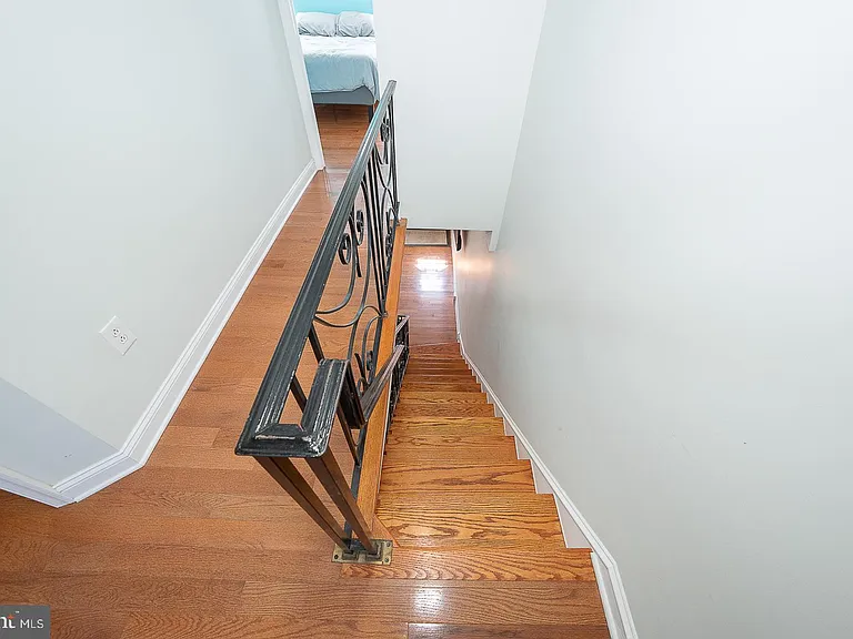 1916 S Alder St — Photo 19
